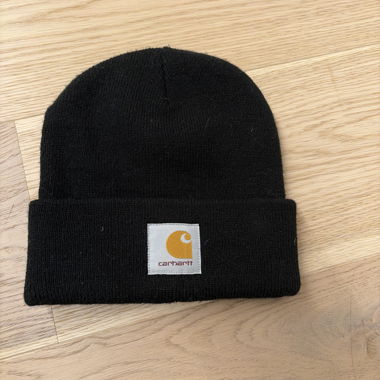 Carhartt black beanie