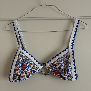 Bikini mit „griechischen Fliesen“-Muster
