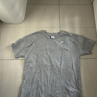 T-shirt Gymshark grigio chiaro