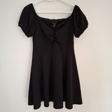 Puffy shoulder dress