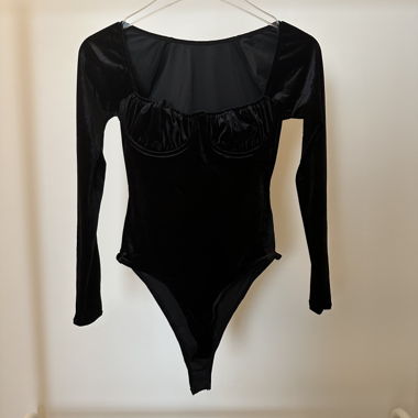 Long-sleeve velvet bodysuit