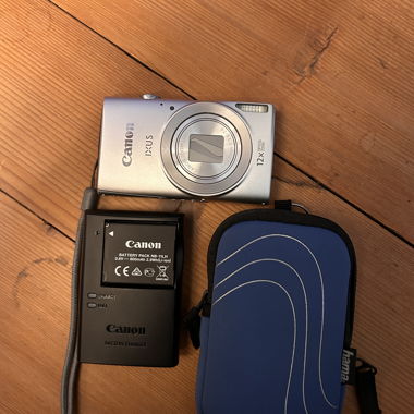Canon IXUS