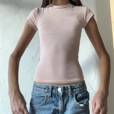 T-shirt rosa con maniche corte