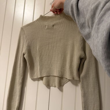 Ribbed Crop Sweater