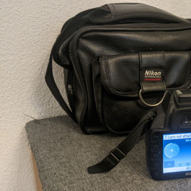 Nikon D3100 Kamera mit Tasche und Zubehör