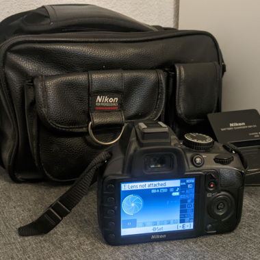 Nikon D3100 Kamera mit Tasche und Zubehör