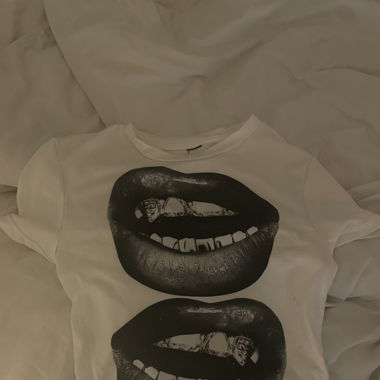 Graphic tee