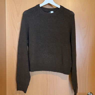 brauner Strickpullover