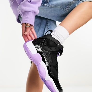 Sneakers Jordan nere e viola