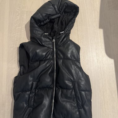 Gilet con cappuccio Bershka