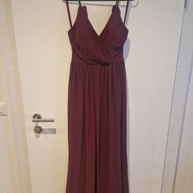 Abito da sera rosso bordeaux con schiena scoperta