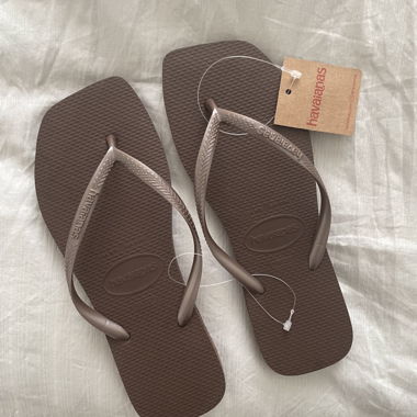 Havaianas brown Slim Square Toe Flip-Flops 39/40