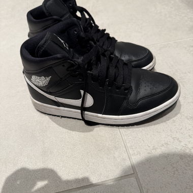 Nike Air Jordan Sneakers