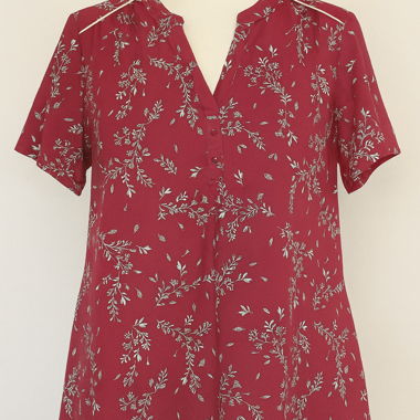 rotes T-Shirt