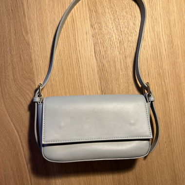 Vero Moda Shoulder Bag in Light Blue