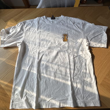 Weisses T-Shirt mit Print