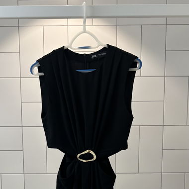Elegantes Zara Kleid mit Cutout