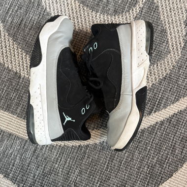 Sneakers Jordan nere e grigie