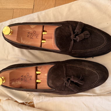 Braune Wildleder-Tassel-Loafer