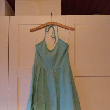 türkisfarbenes kleid