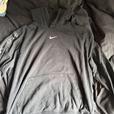 Felpa con cappuccio Nike nera