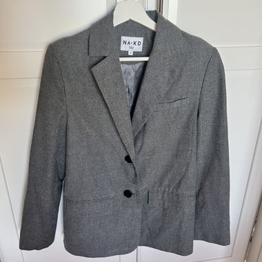 NA-KD Oversize-Graublazer, Grösse 34
