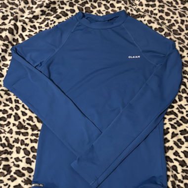 Long-sleeve swim top