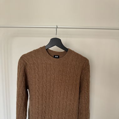 UNIQLO sweater