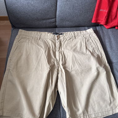 Beige Chino-Shorts