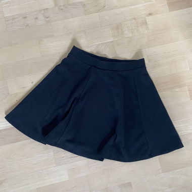 Black Skirt 