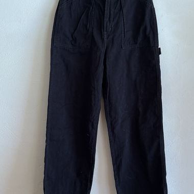 Schwarze weite Jeans