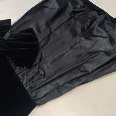 Schwarzes Bustierkleid aus Samt