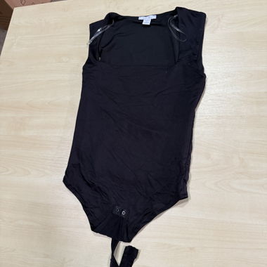 Body nero con spalline