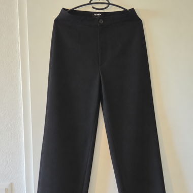 Schwarze Stoffhose