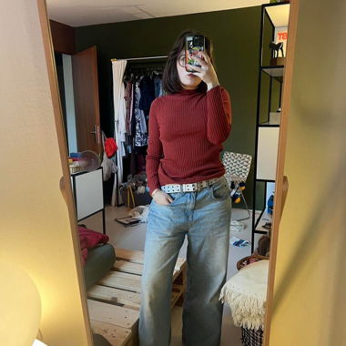 Red and burgundy ribbed top 