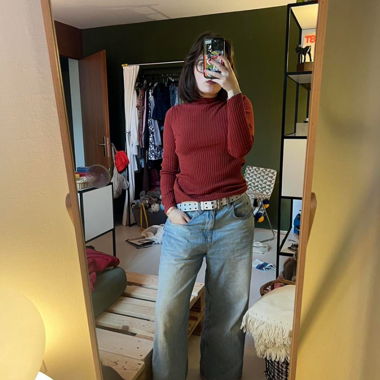 Red and burgundy ribbed top 