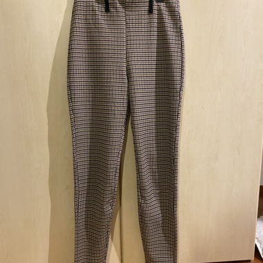 Braun-Schwarze Stoffhose 
