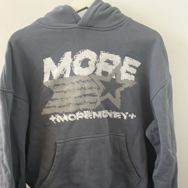 More money more love pulli