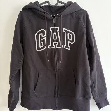 Black GAP zip-up hoodie