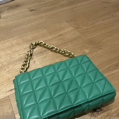 Grüne Zara Tasche