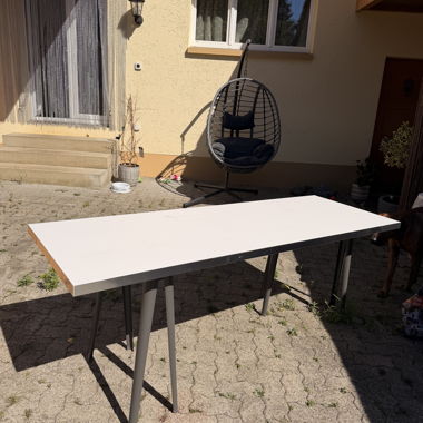 Weisser Gartentisch