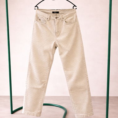 Beige Jaden London Jeans mit kleinen einrissen