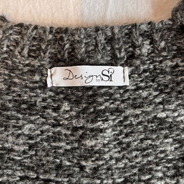 Graumelierte Strickjacke
