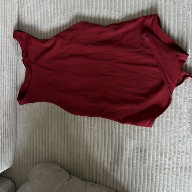 dark red body top