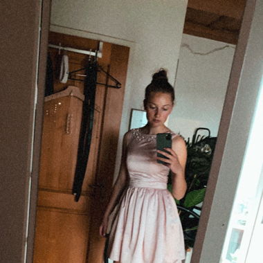 Rosa Kleid