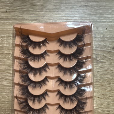 Faux cils