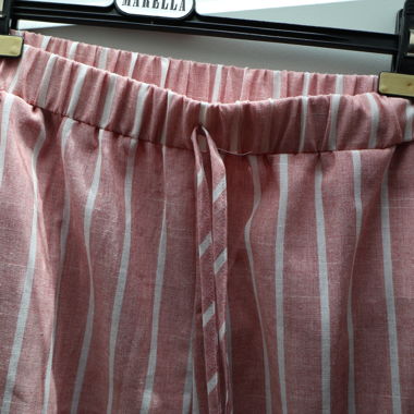 Pantalon rose à rayures L