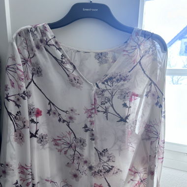 Schöne lockere Bluse