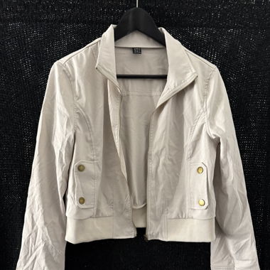 Leichte Jacke