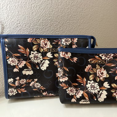 Beauty case Guess